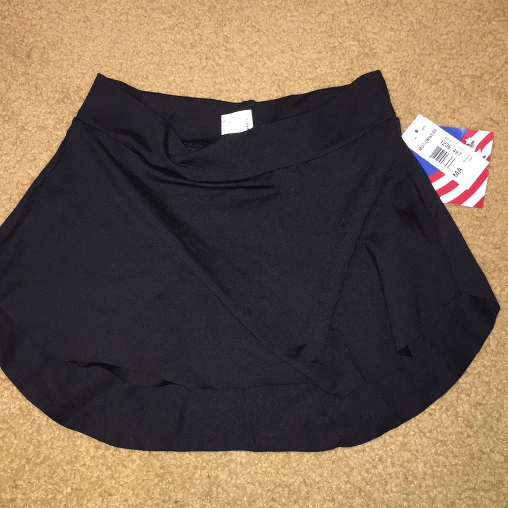 NWT Motionwear Skirt